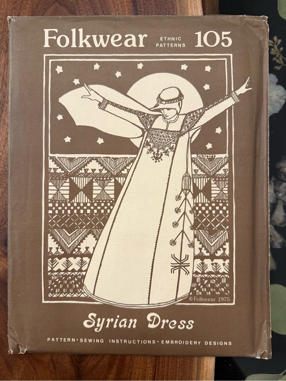 1975 Syrian Dress Folkwear Ethnic Sewing Patterns Instructions Embroidery #105